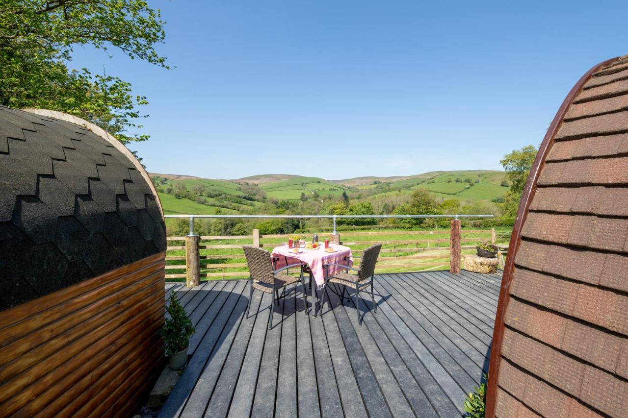 Ty Grug Pods Hotel Bryngwyn ภายนอก รูปภาพ