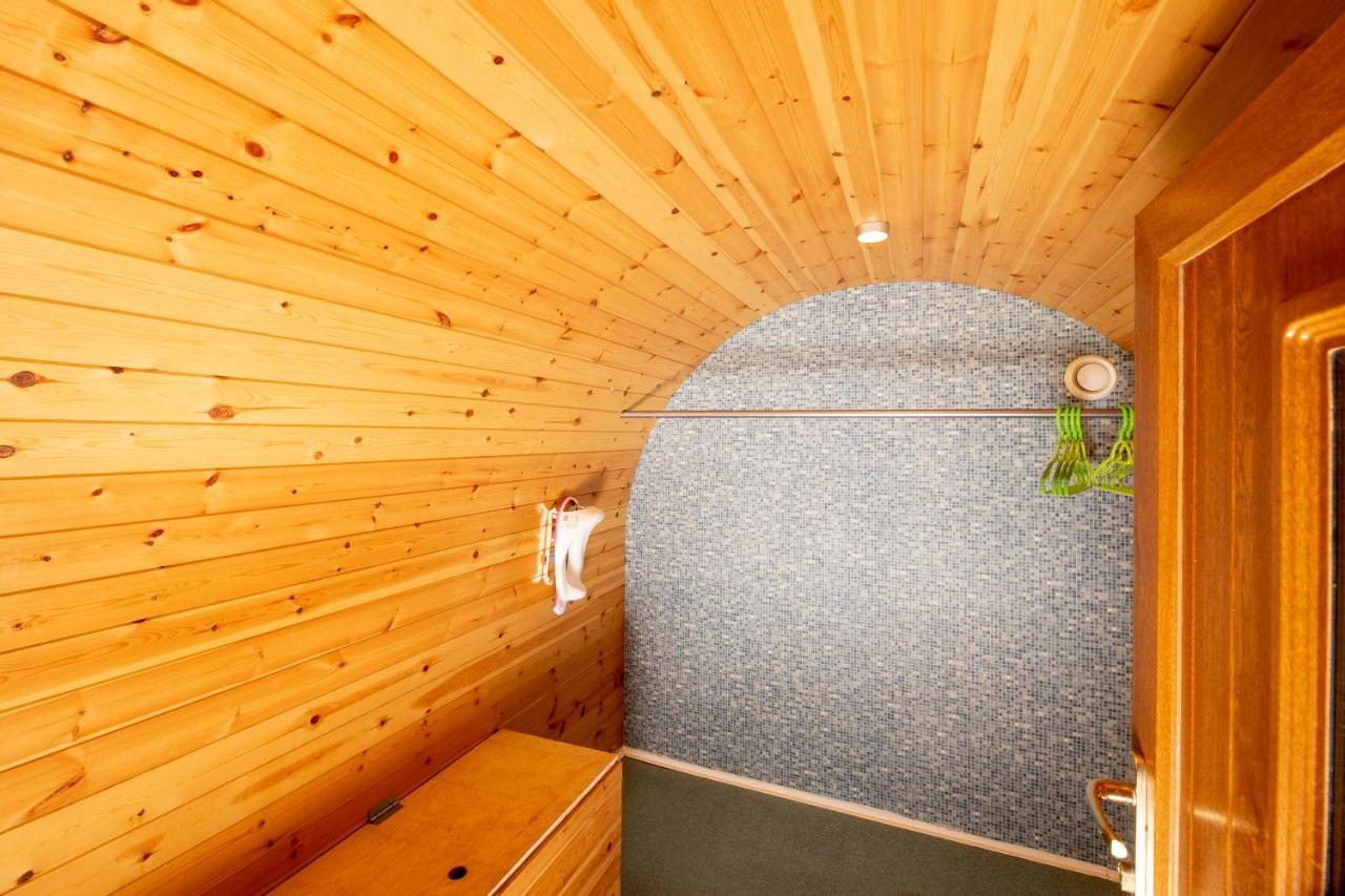 Ty Grug Pods Hotel Bryngwyn ภายนอก รูปภาพ