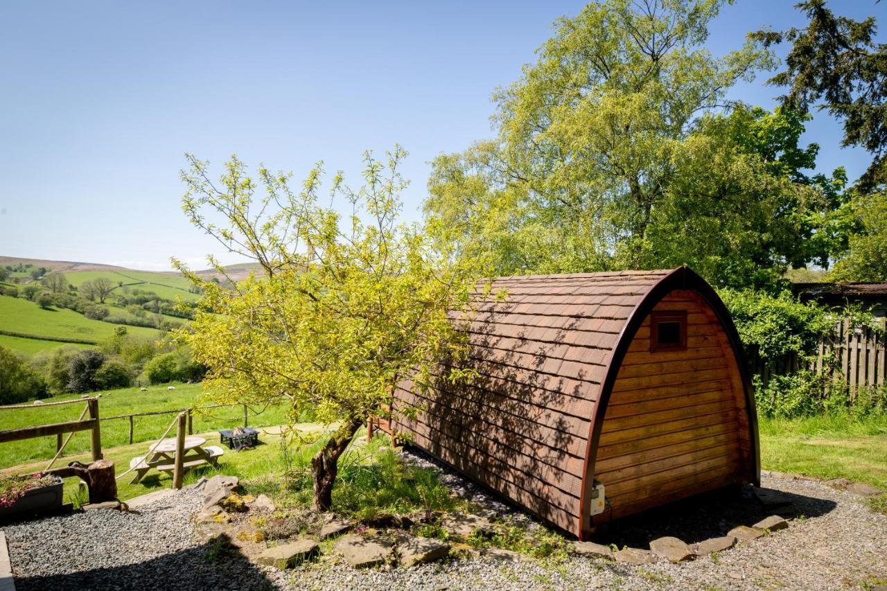 Ty Grug Pods Hotel Bryngwyn ภายนอก รูปภาพ