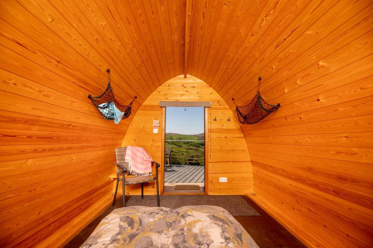 Ty Grug Pods Hotel Bryngwyn ภายนอก รูปภาพ