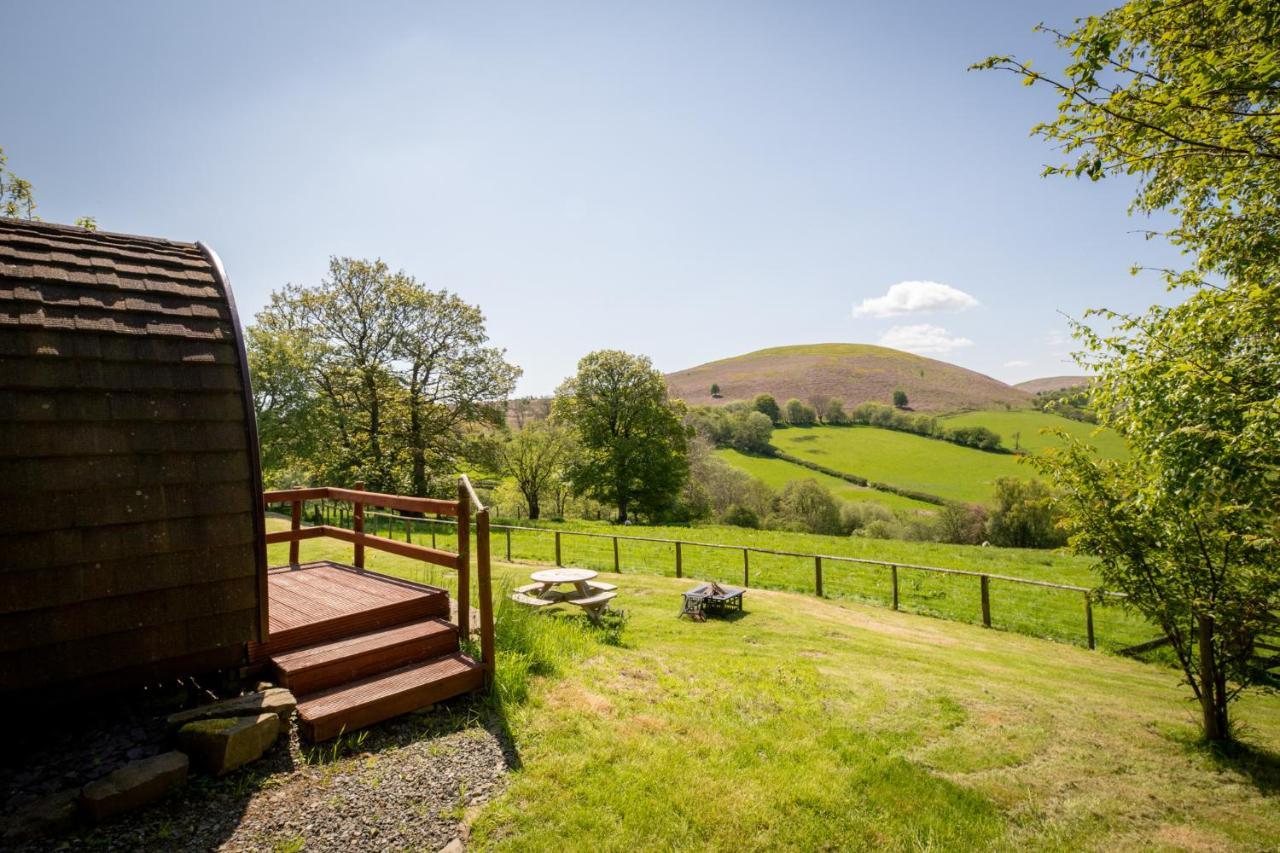 Ty Grug Pods Hotel Bryngwyn ภายนอก รูปภาพ